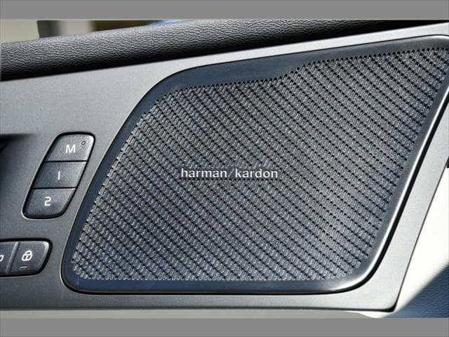 2027 Volvo XC60 SUV in Onyx Black thumbnail 25