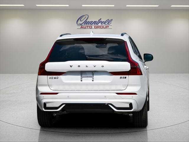 2027 Volvo XC60 SUV in Crystal White thumbnail 5