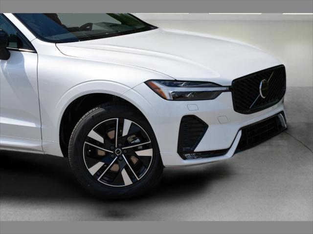 2027 Volvo XC60 SUV in Crystal White thumbnail 10