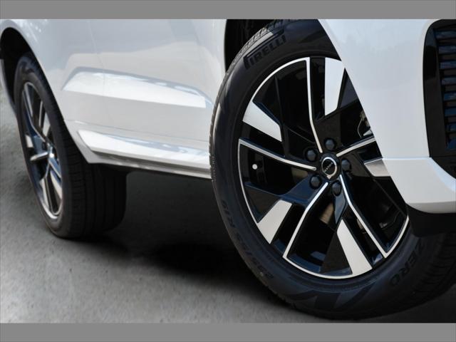 2027 Volvo XC60 SUV in Crystal White thumbnail 11