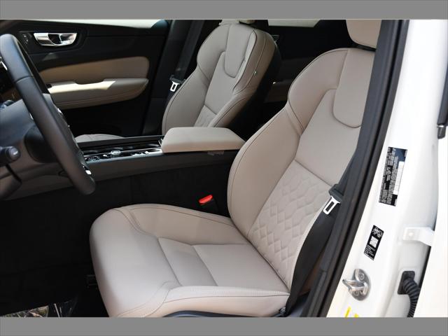 2027 Volvo XC60 SUV in Crystal White thumbnail 13