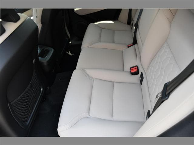 2027 Volvo XC60 SUV in Crystal White thumbnail 15