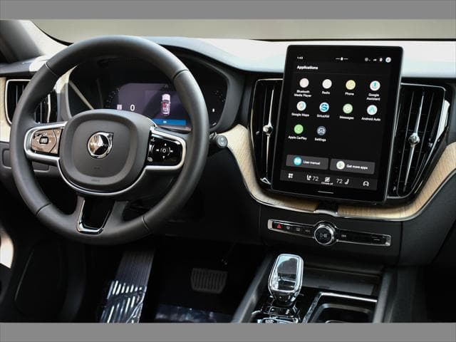 2027 Volvo XC60 SUV in Crystal White thumbnail 17
