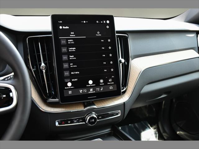 2027 Volvo XC60 SUV in Crystal White thumbnail 18
