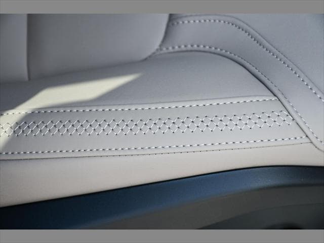 2027 Volvo XC60 SUV in Crystal White thumbnail 34