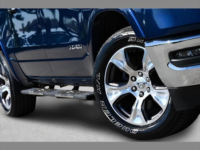 2022 RAM 1500 Truck in Patriot Blue Pearlcoat thumbnail 12