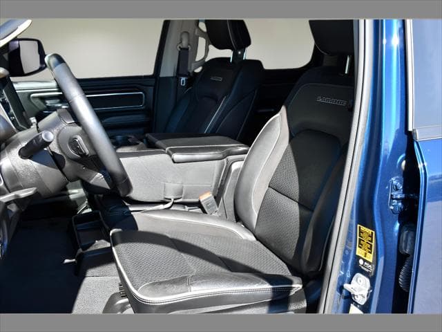 2022 RAM 1500 Truck in Patriot Blue Pearlcoat thumbnail 15