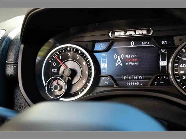 2022 RAM 1500 Truck in Patriot Blue Pearlcoat thumbnail 19