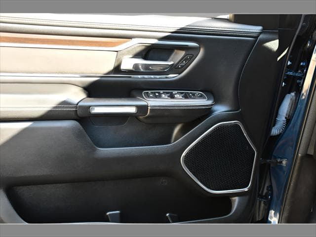 2022 RAM 1500 Truck in Patriot Blue Pearlcoat thumbnail 24