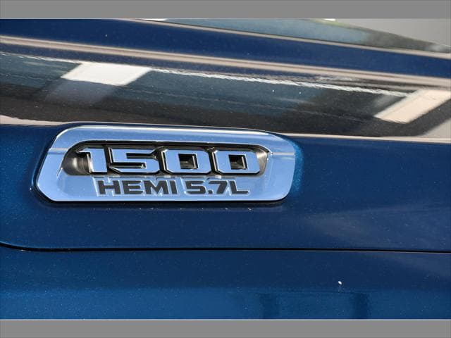 2022 RAM 1500 Truck in Patriot Blue Pearlcoat thumbnail 27