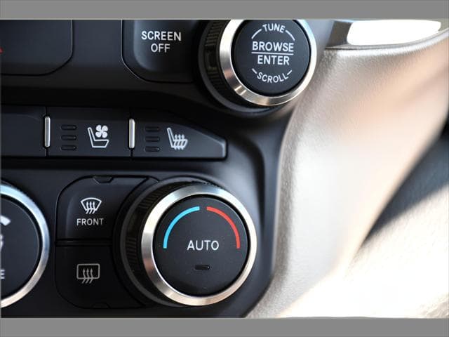 2022 RAM 1500 Truck in Patriot Blue Pearlcoat thumbnail 37