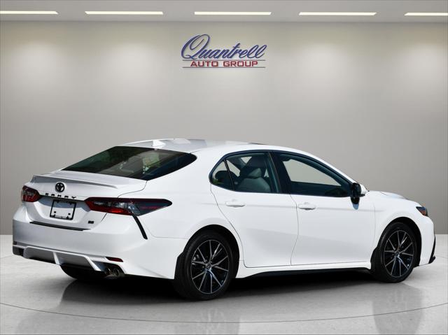 2023 Toyota Camry Sedan in Ice Cap thumbnail 4