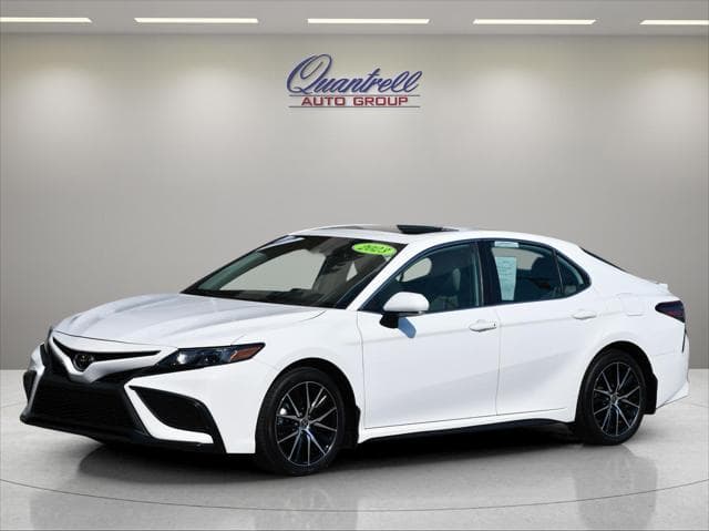 2023 Toyota Camry Sedan in Ice Cap thumbnail 8