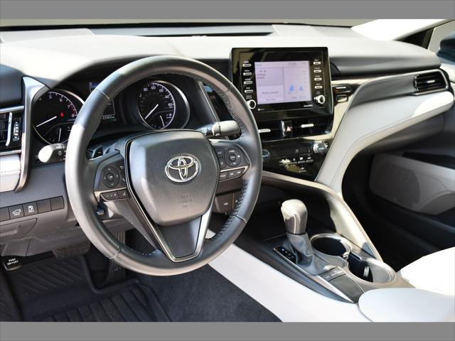2023 Toyota Camry Sedan in Ice Cap thumbnail 13