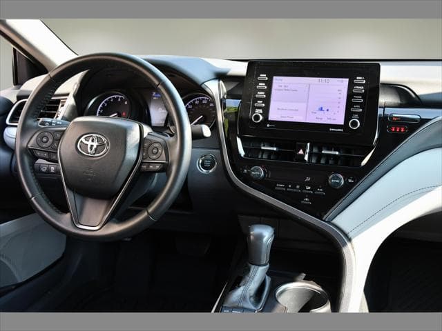 2023 Toyota Camry Sedan in Ice Cap thumbnail 18
