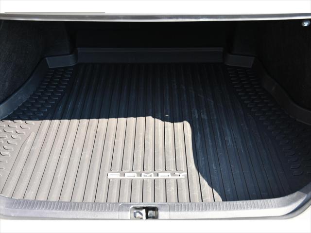 2023 Toyota Camry Sedan in Ice Cap thumbnail 23