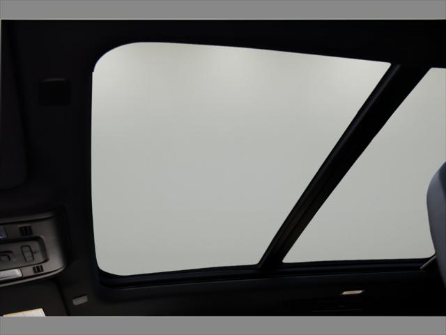 2023 Chevrolet Tahoe SUV in Summit White thumbnail 14