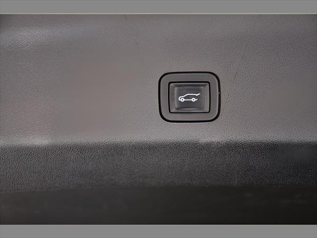 2023 Chevrolet Tahoe SUV in Summit White thumbnail 23