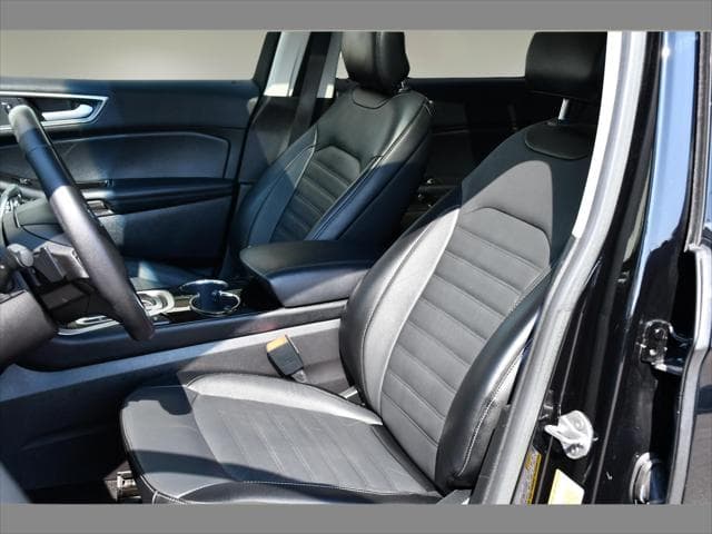 2018 Ford Edge SUV in Shadow Black thumbnail 13