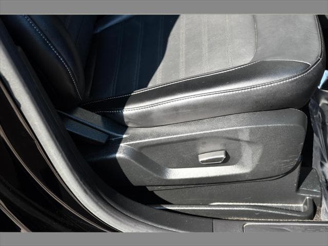 2018 Ford Edge SUV in Shadow Black thumbnail 30