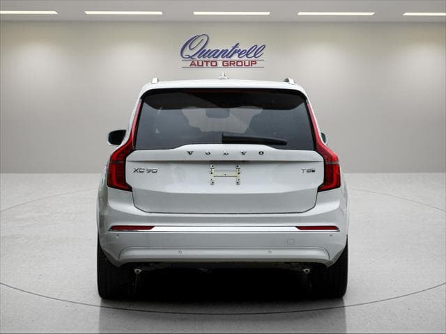 2027 Volvo XC90 Plug-In Hybrid SUV in Crystal White thumbnail 5