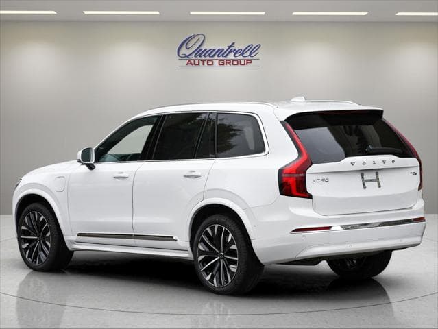 2027 Volvo XC90 Plug-In Hybrid SUV in Crystal White thumbnail 6