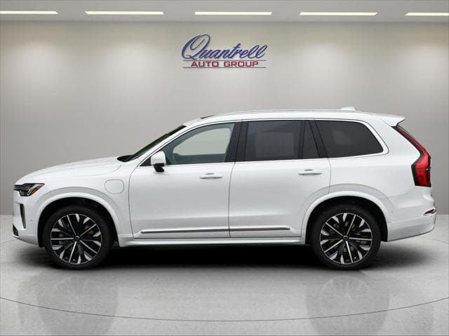 2027 Volvo XC90 Plug-In Hybrid SUV in Crystal White thumbnail 7