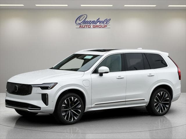 2027 Volvo XC90 Plug-In Hybrid SUV in Crystal White thumbnail 8