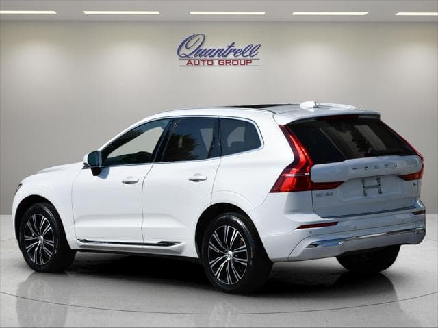 2022 Volvo XC60 SUV in Crystal White Metallic thumbnail 6