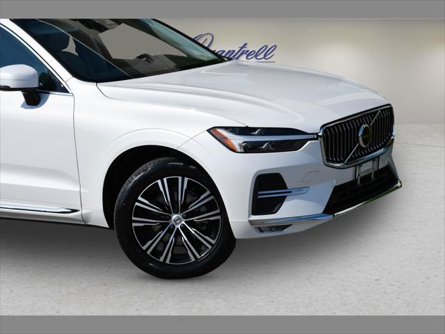 2022 Volvo XC60 SUV in Crystal White Metallic thumbnail 10