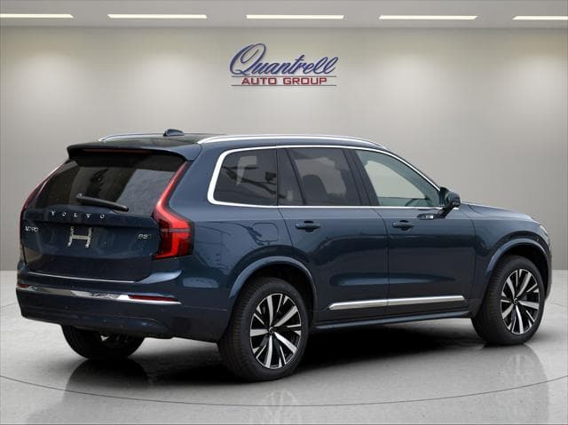 2026 Volvo XC90 SUV in Denim Blue Metallic thumbnail 4