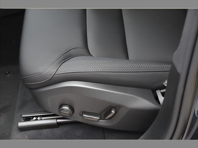 2026 Volvo XC90 SUV in Denim Blue Metallic thumbnail 31