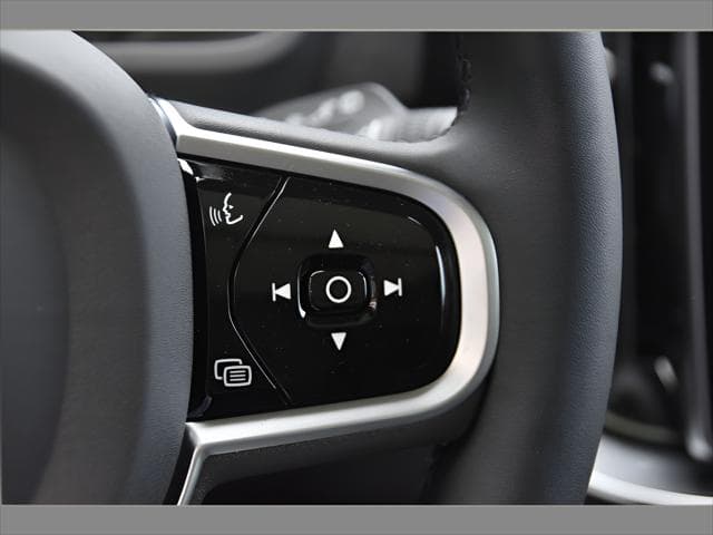 2026 Volvo XC90 SUV in Denim Blue Metallic thumbnail 32
