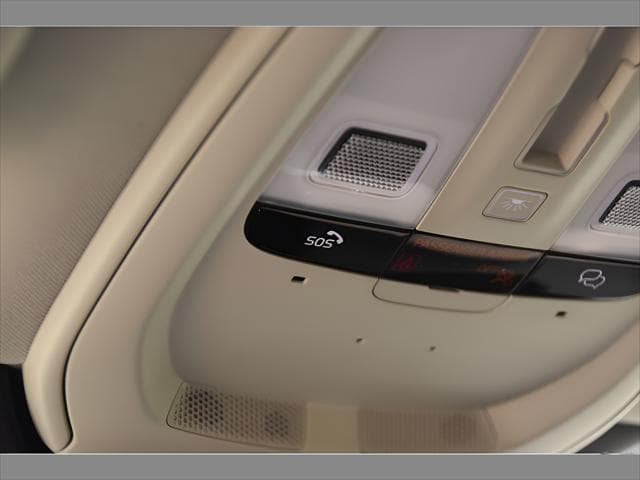 2026 Volvo XC90 SUV in Denim Blue Metallic thumbnail 35