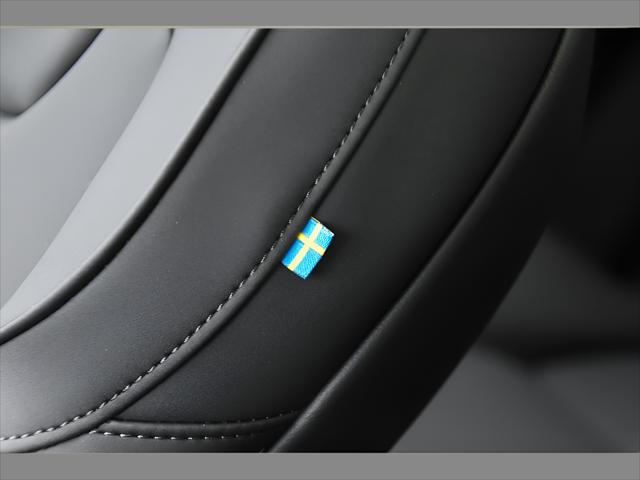2026 Volvo XC90 SUV in Denim Blue Metallic - Image 37