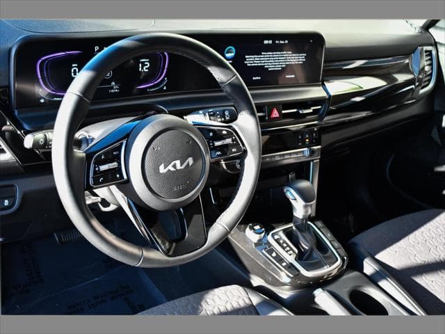 2026 Kia Seltos SUV in Steel Gray thumbnail 13