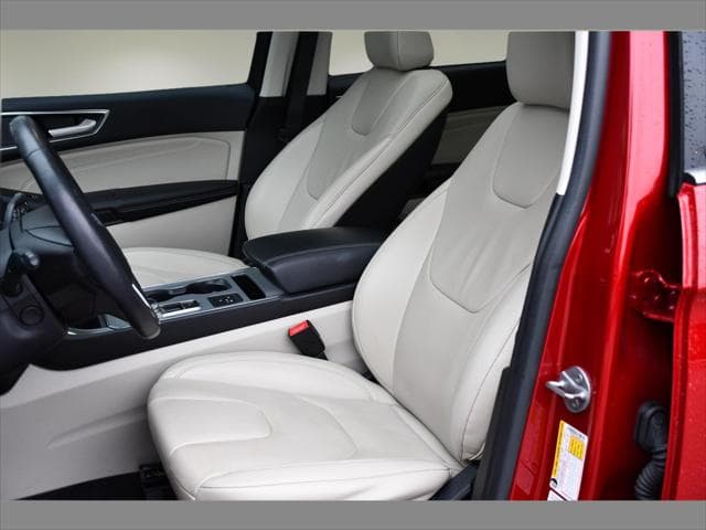 2022 Ford Edge SUV in Rapid Red Metallic Tinted Clearcoat thumbnail 14