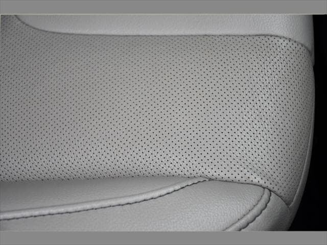 2022 Ford Edge SUV in Rapid Red Metallic Tinted Clearcoat thumbnail 31