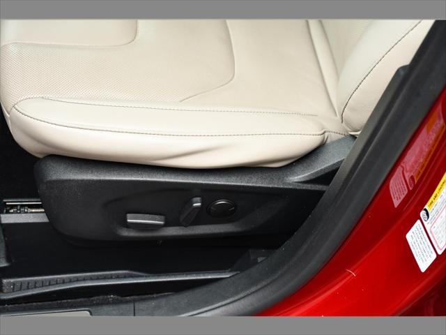 2022 Ford Edge SUV in Rapid Red Metallic Tinted Clearcoat thumbnail 33