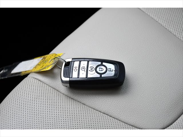 2022 Ford Edge SUV in Rapid Red Metallic Tinted Clearcoat - Image 39
