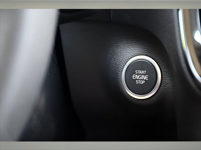 2026 Volvo XC40 SUV in Crystal White - Image 36