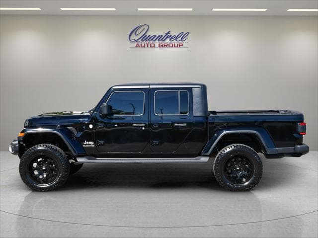 2021 Jeep Gladiador Truck in Black Clearcoat thumbnail 7