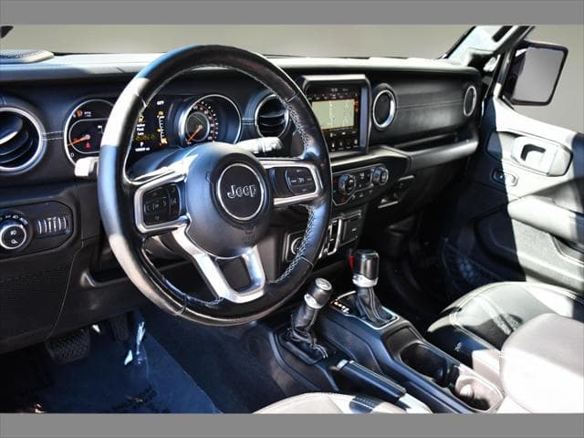 2021 Jeep Gladiador Truck in Black Clearcoat thumbnail 13