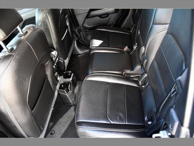 2021 Jeep Gladiador Truck in Black Clearcoat thumbnail 15