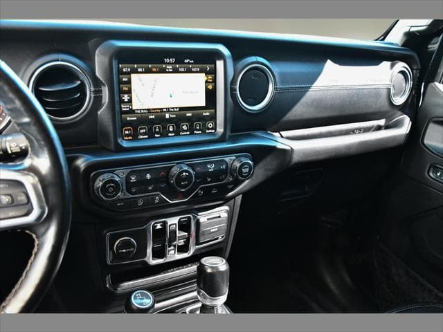 2021 Jeep Gladiador Truck in Black Clearcoat thumbnail 21