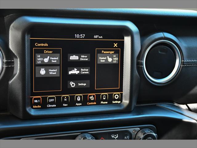 2021 Jeep Gladiador Truck in Black Clearcoat thumbnail 22