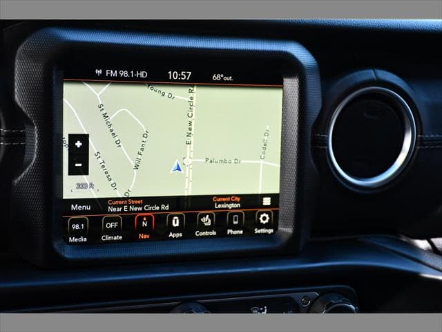 2021 Jeep Gladiador Truck in Black Clearcoat thumbnail 23