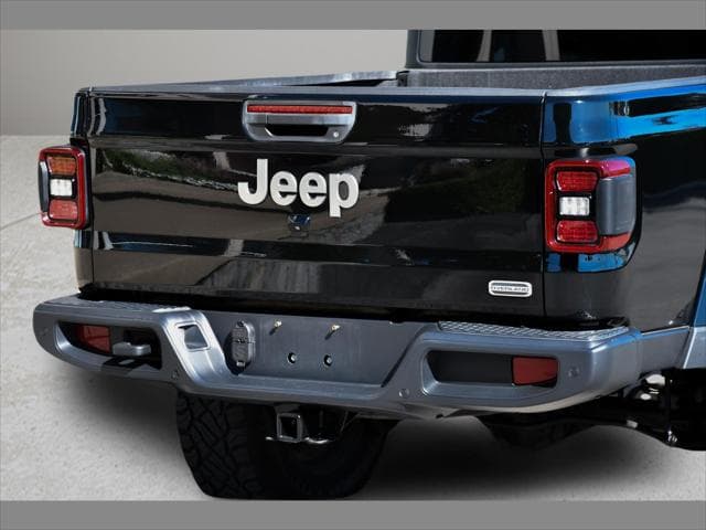 2021 Jeep Gladiador Truck in Black Clearcoat thumbnail 29