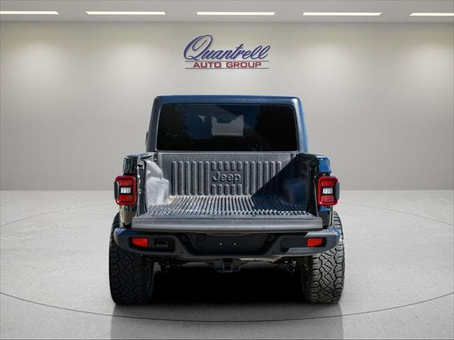 2021 Jeep Gladiador Truck in Black Clearcoat thumbnail 30