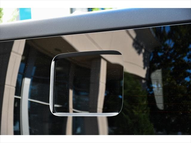 2021 Jeep Gladiador Truck in Black Clearcoat thumbnail 31